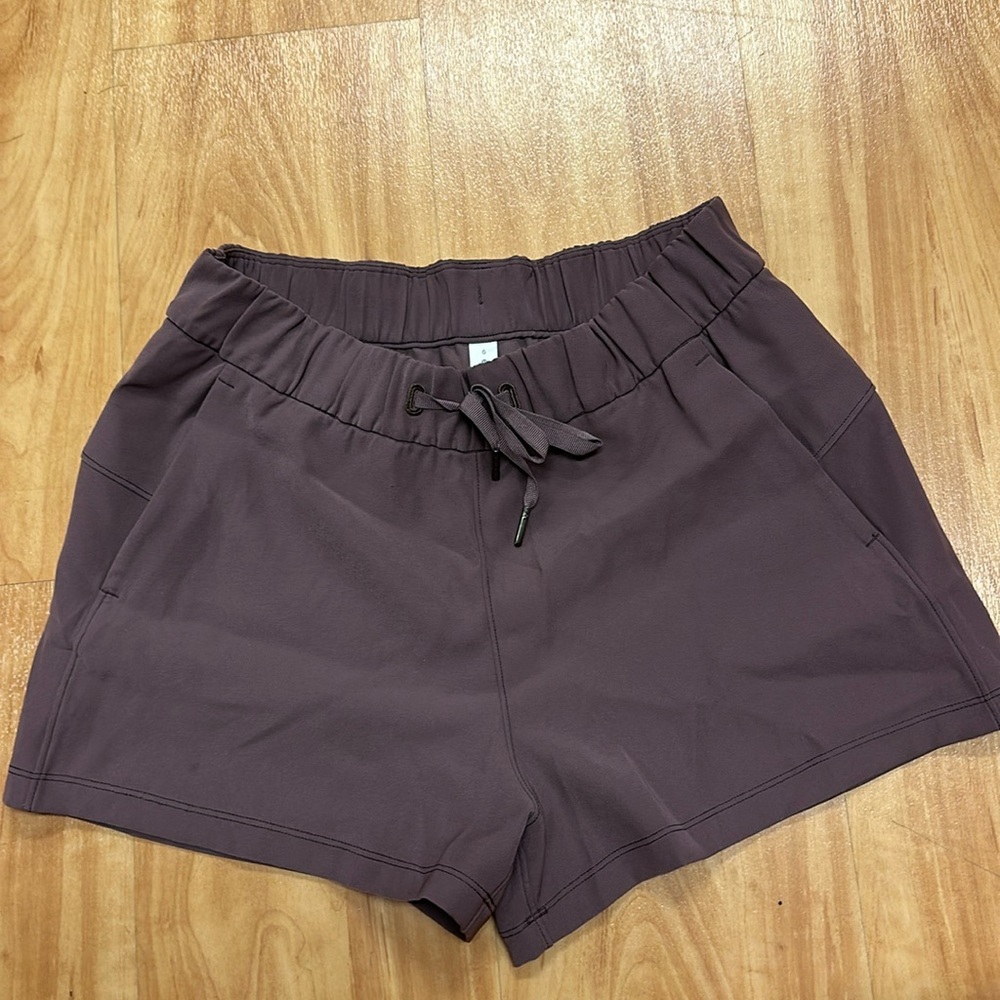 Lululemon Shorts Size 6